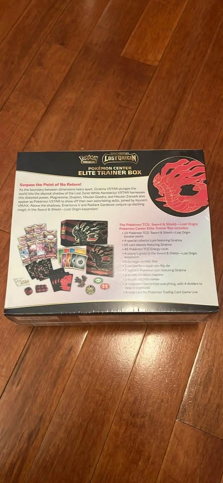Lost Origin Pokemon Center ETB - photo 2