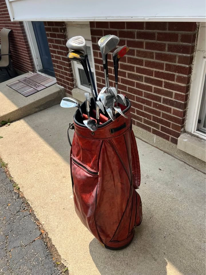 Vintage golf bag and clubs - photo 3