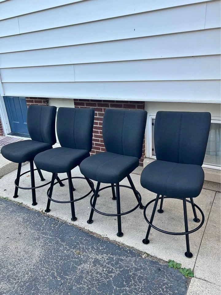 Casino Bucket Bar Stool