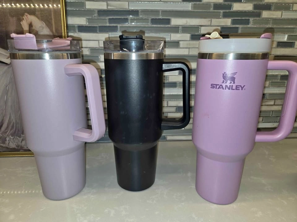 Set of 3 Tumblers 1 Stanley 40oz and 2 no name Quencher