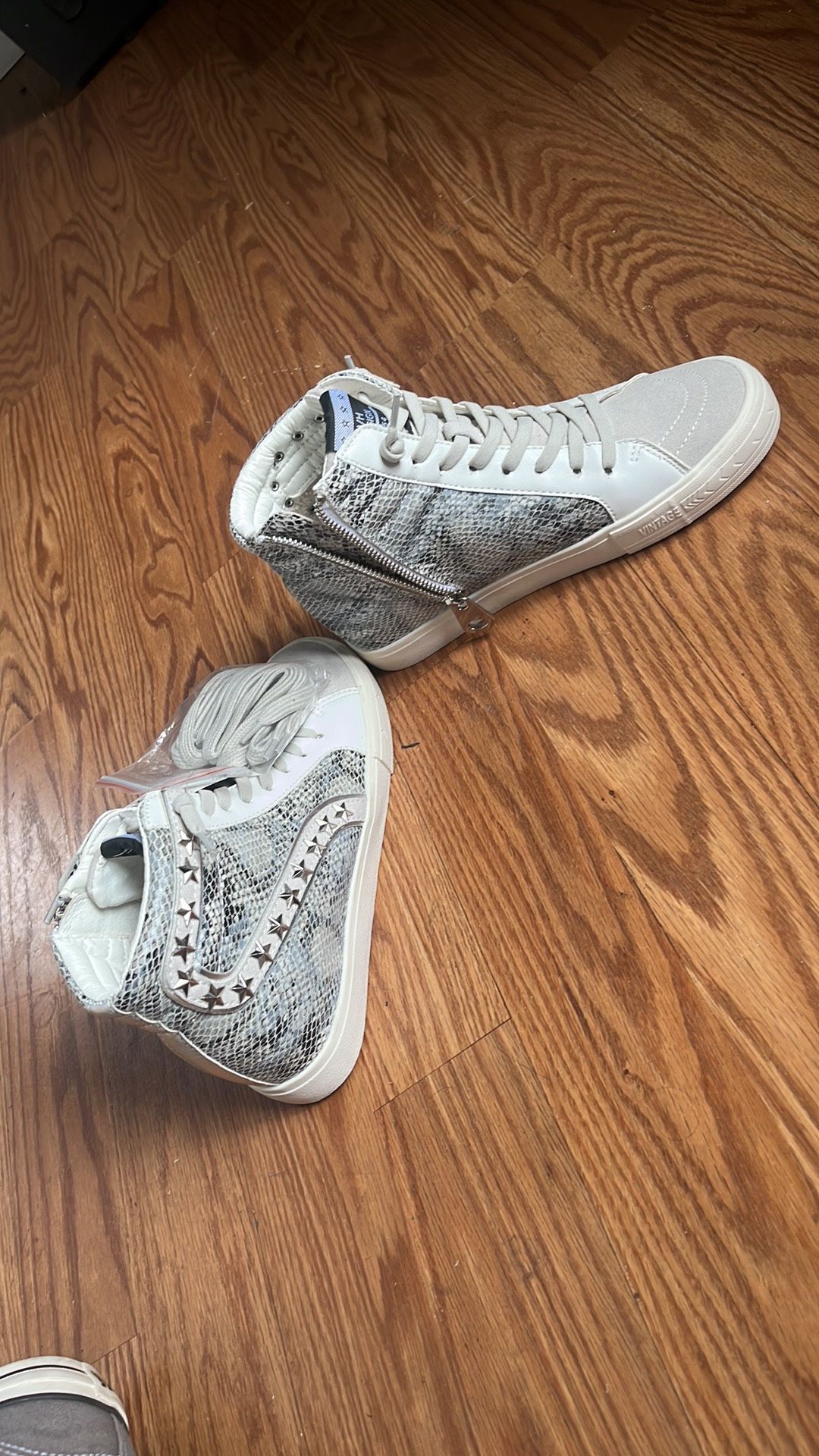 Vintage Havana high top sneakers BRAND NEW - photo 3