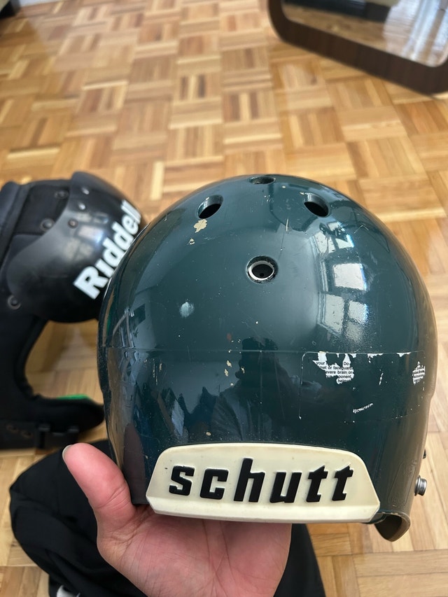 Football Equipment Bundle – Schutt Helmet + Riddell Shoulder pad - photo 3