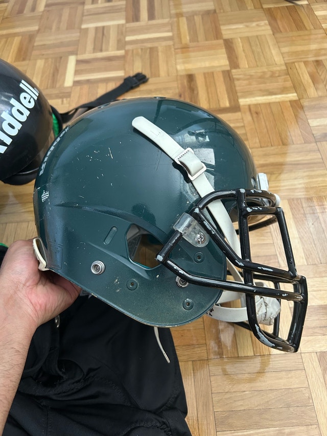 Football Equipment Bundle – Schutt Helmet + Riddell Shoulder pad - photo 4