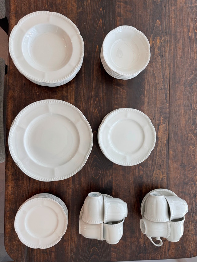 Johnson Brothers Old English Stoneware service for 8