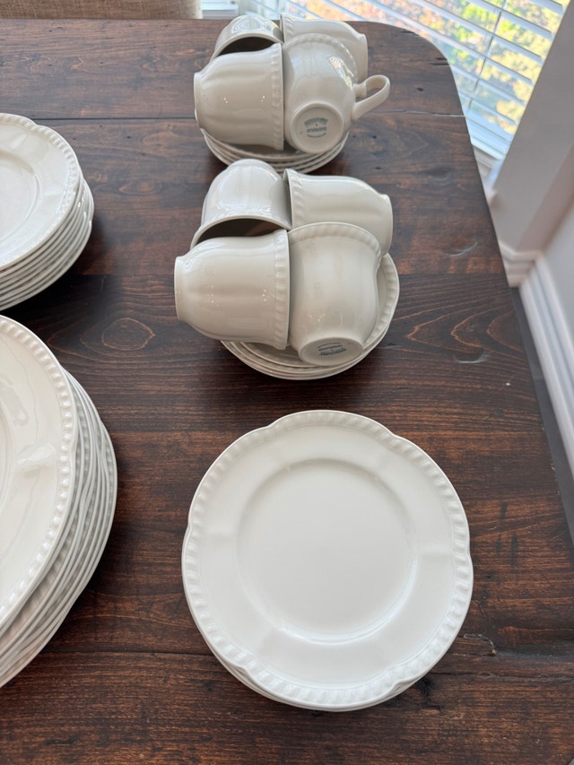 Johnson Brothers Old English Stoneware service for 8 - photo 3