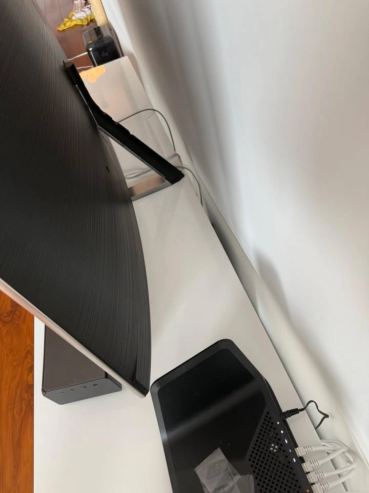 CB2 "Chill" 80" Media Console — High-Gloss White - photo 4