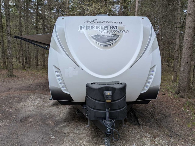 Coachmen Freedom Express - photo 2
