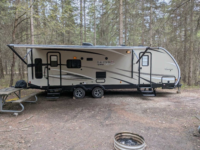 Coachmen Freedom Express - photo 3