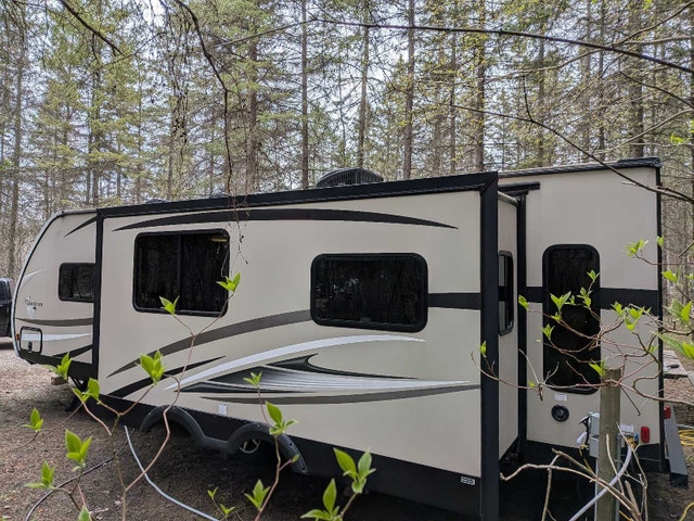 Coachmen Freedom Express - photo 4