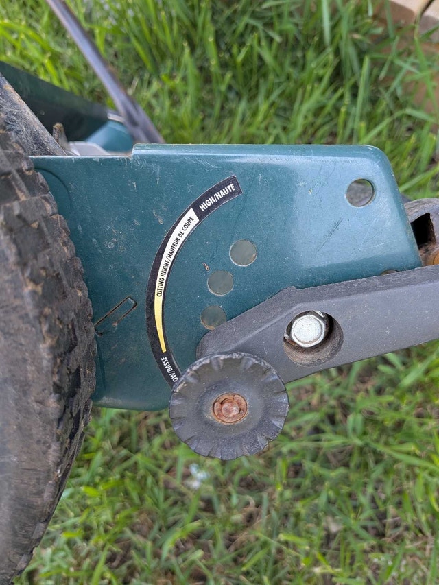Yardworks Push Mower - photo 3