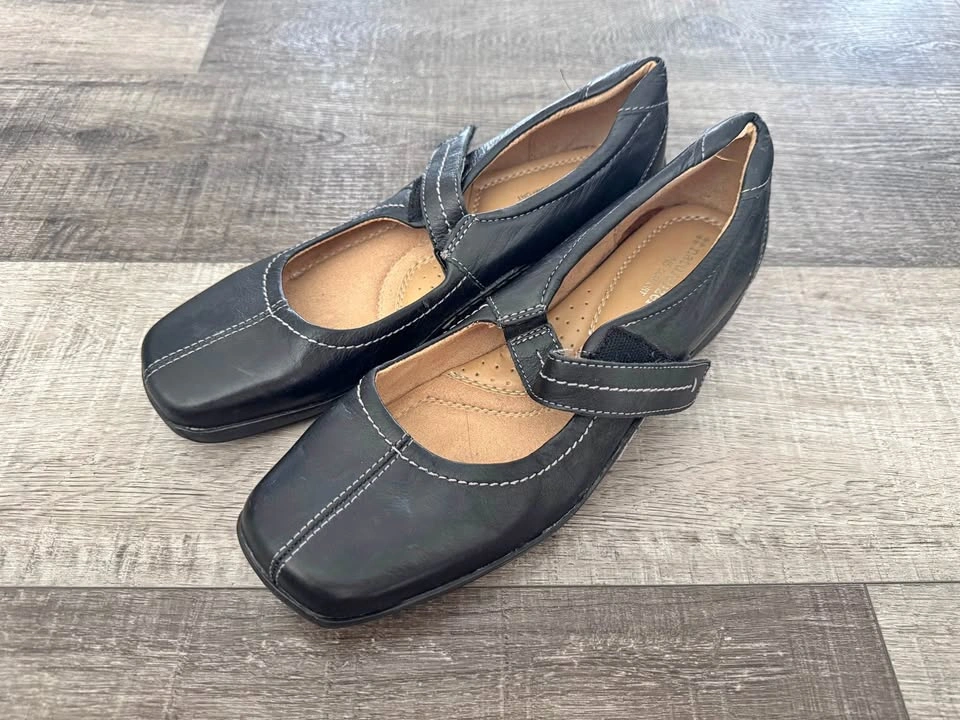 Women’s Naturalizer Leather Shoes Slip On Flats 10.5