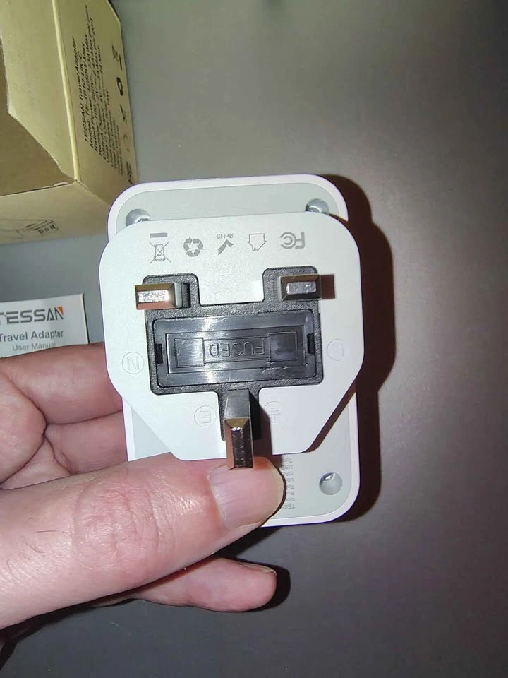 TESSAN Travel Adapter TS-1610-UK-C - photo 5
