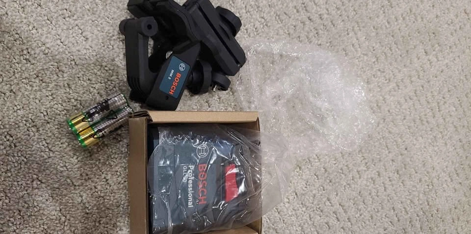 Bosch GLL 30 Self-Leveling Cross-Line Laser (brand new) - photo 4