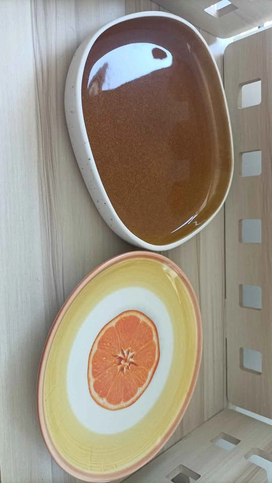 Variety of plates/kitchenware - photo 2