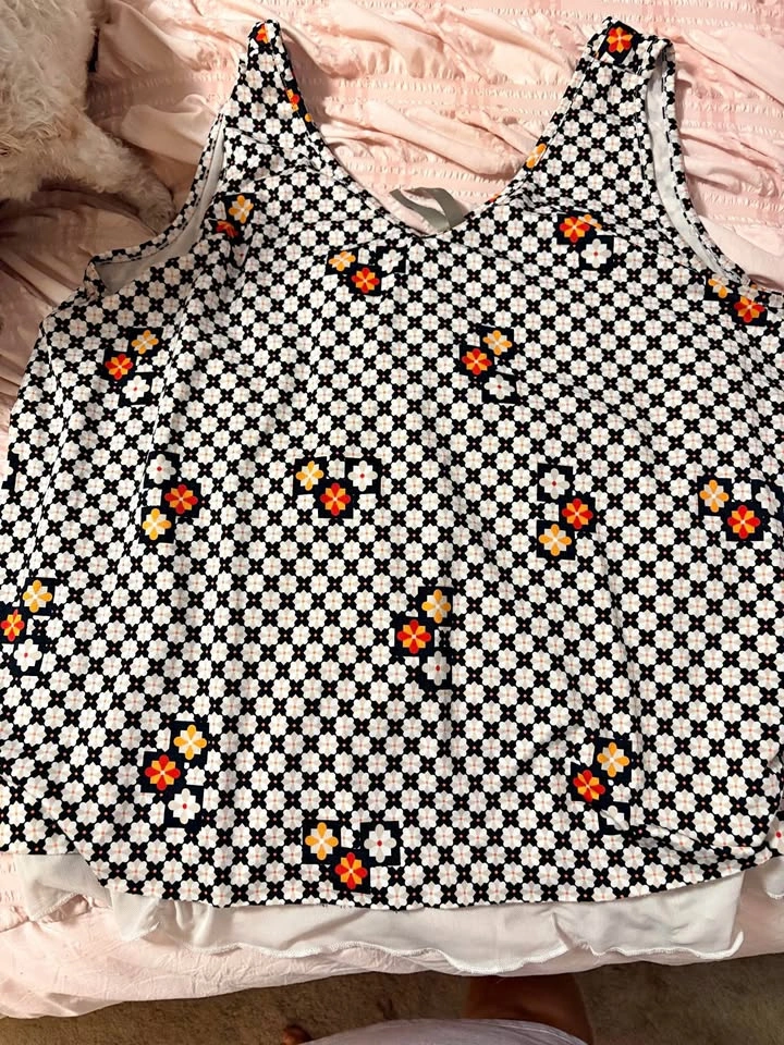 1X Floral Geometric Sleeveless Top