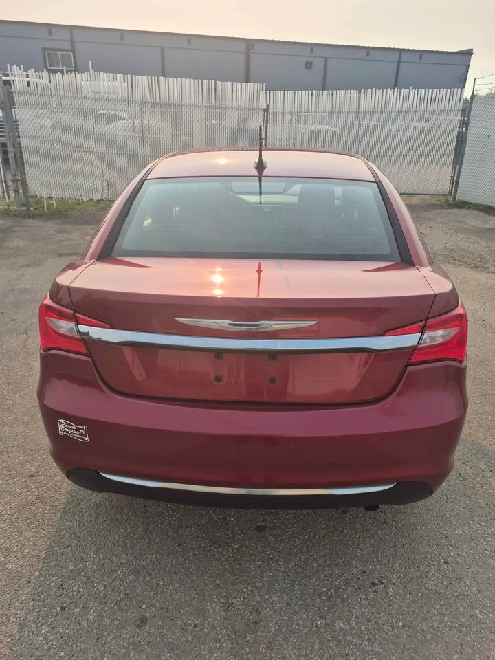 2011 Chrysler 200 - photo 5