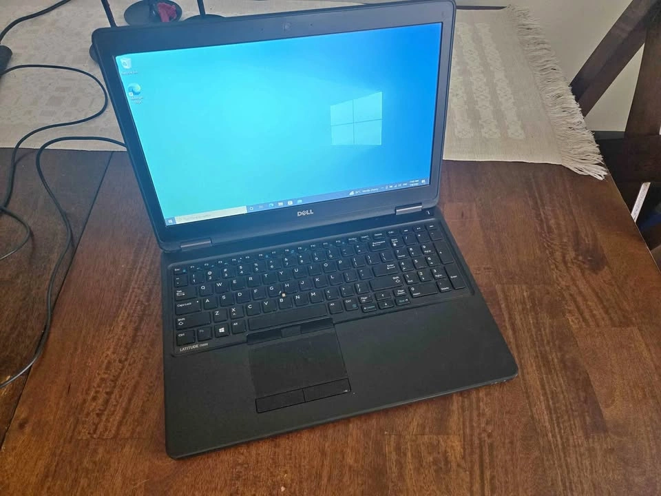 Dell Latitude E5550 Laptop