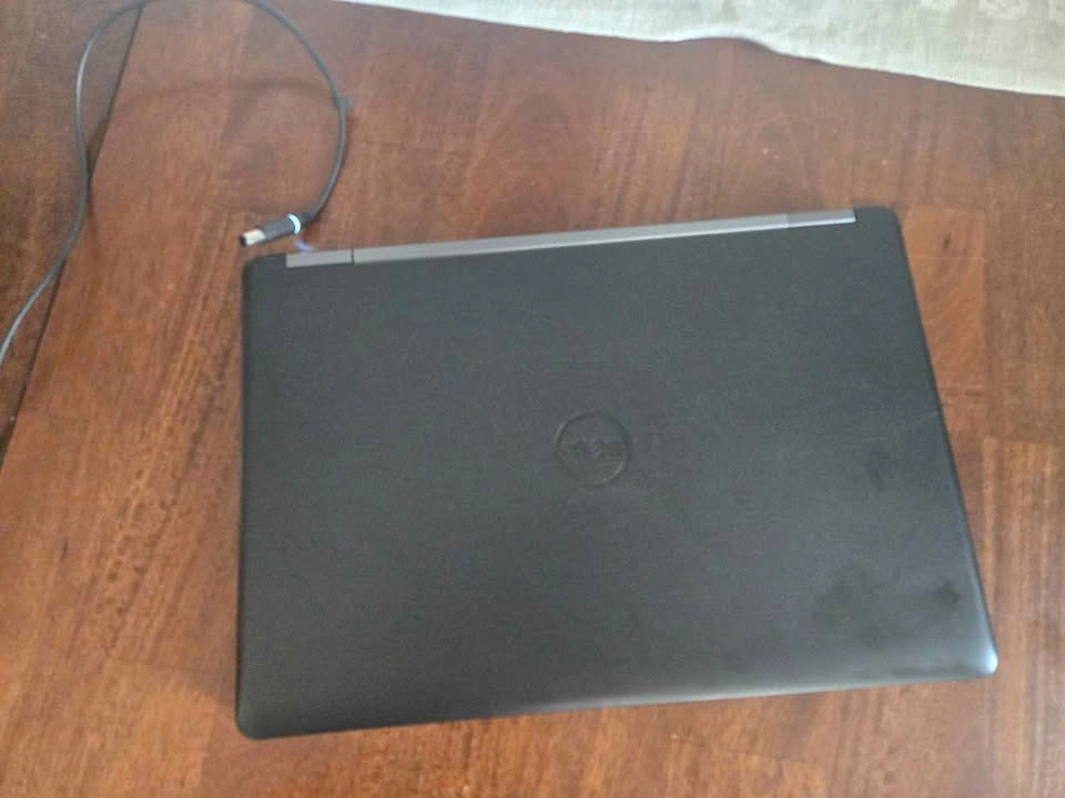 Dell Latitude E5550 Laptop - photo 2