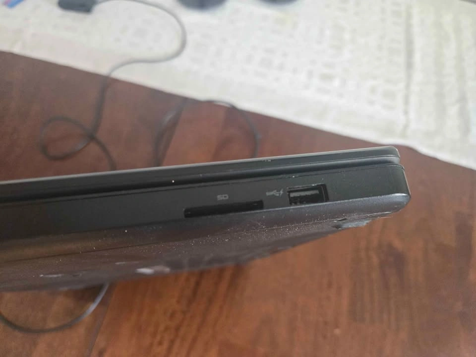 Dell Latitude E5550 Laptop - photo 3