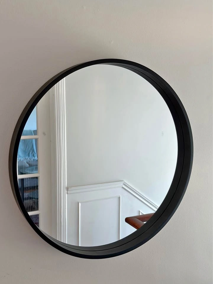 Round Mirror
