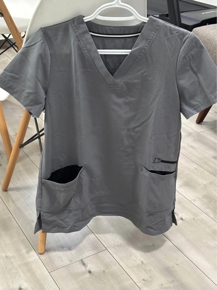 Women’s Scrubs Size Small - photo 2