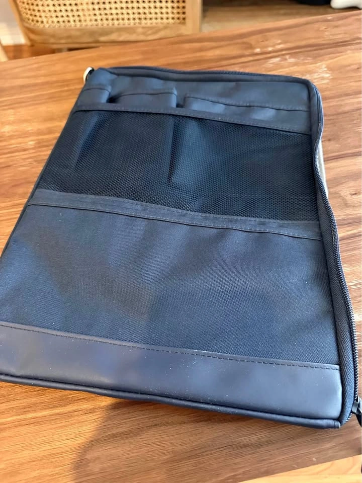 Lihit Lab Vertical Laptop Bag