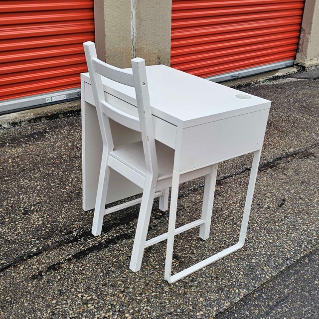 Delivery Available: Study Table and Chair - photo 2