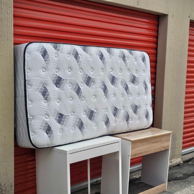 Twin Size Mattress and Box Spring - photo 4