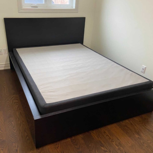 Queen Size bed frame and box spring
