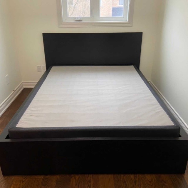 Queen Size bed frame and box spring - photo 2
