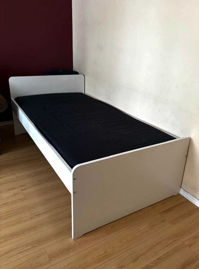 Delivery: Twin Size bed frame with mattress