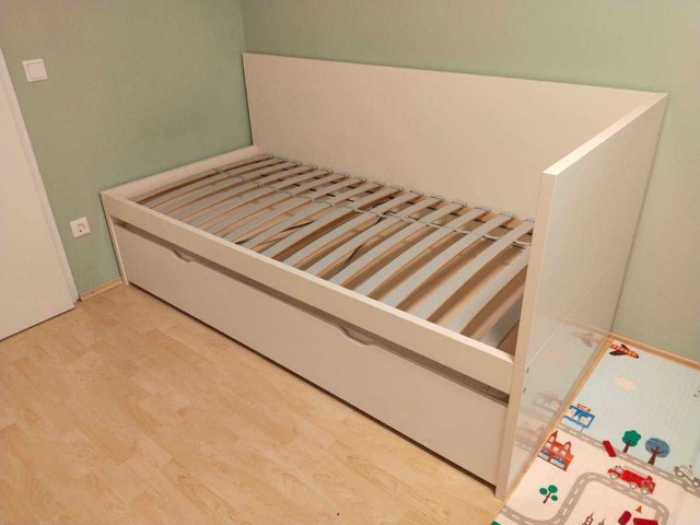 Twin size bed frame with trundle bed