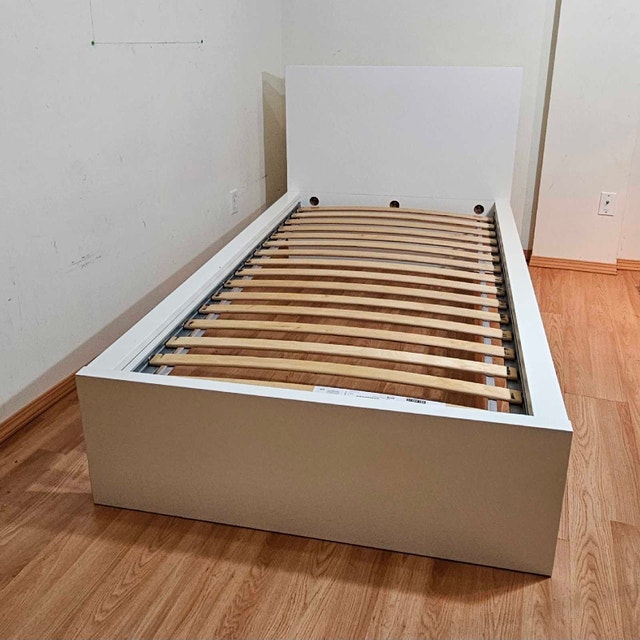 Delivery: Twin/Single bed frame for sale