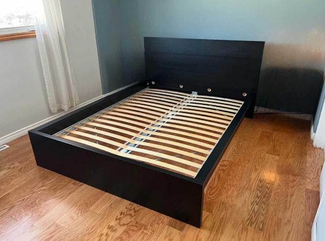 Delivery: Queen Size bed frame