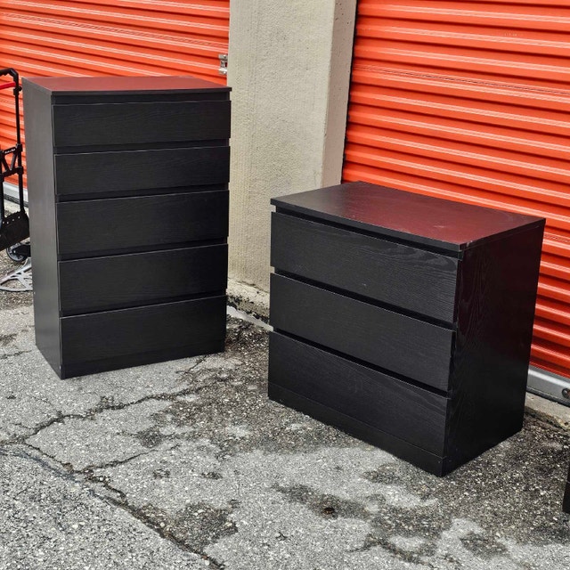 Delivery: 2 Dressers