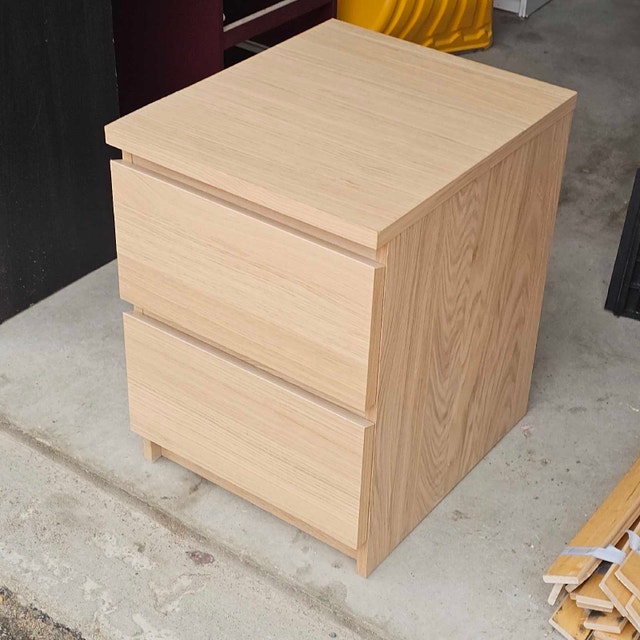 1 Bedside Table for sale - photo 2