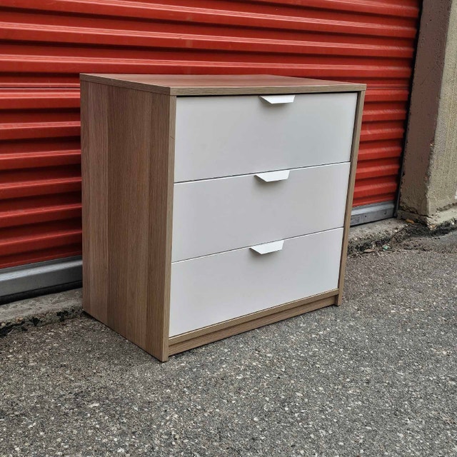 Delivery Available: Dresser Chest of 3 drawers - photo 3