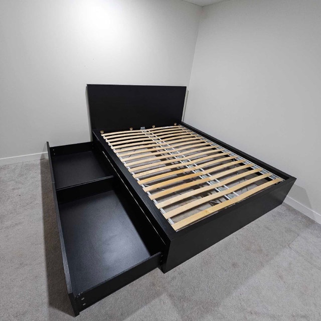 Queen Size bed frame and storage drawers