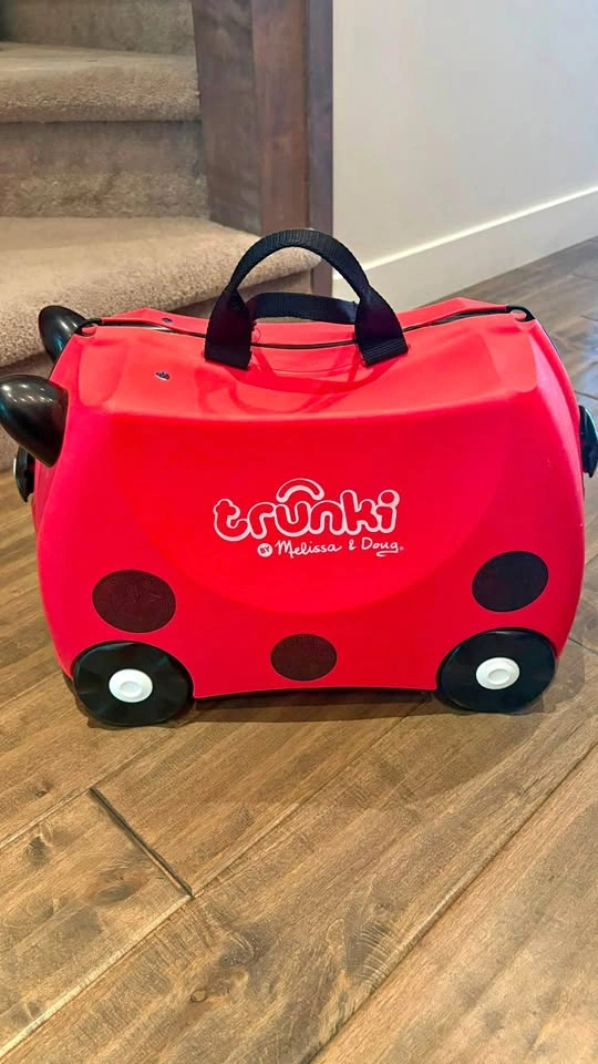 Melissa & Doug Kids Trunk Suitcase