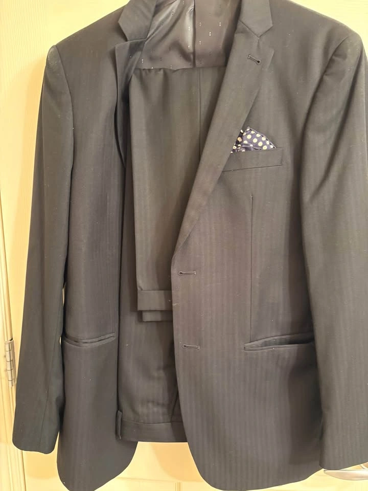 Men’s Elegant Black Suit - photo 2