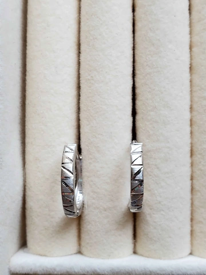 10K White Gold Diamond-Cut Hoop Earrings | 2.00 g | 15 mm - photo 2