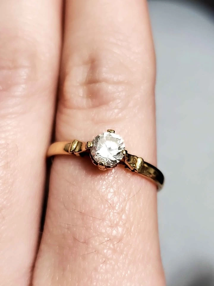 14K Gold Solitaire Ring • CZ • 1.00 g • Tested • Size 8