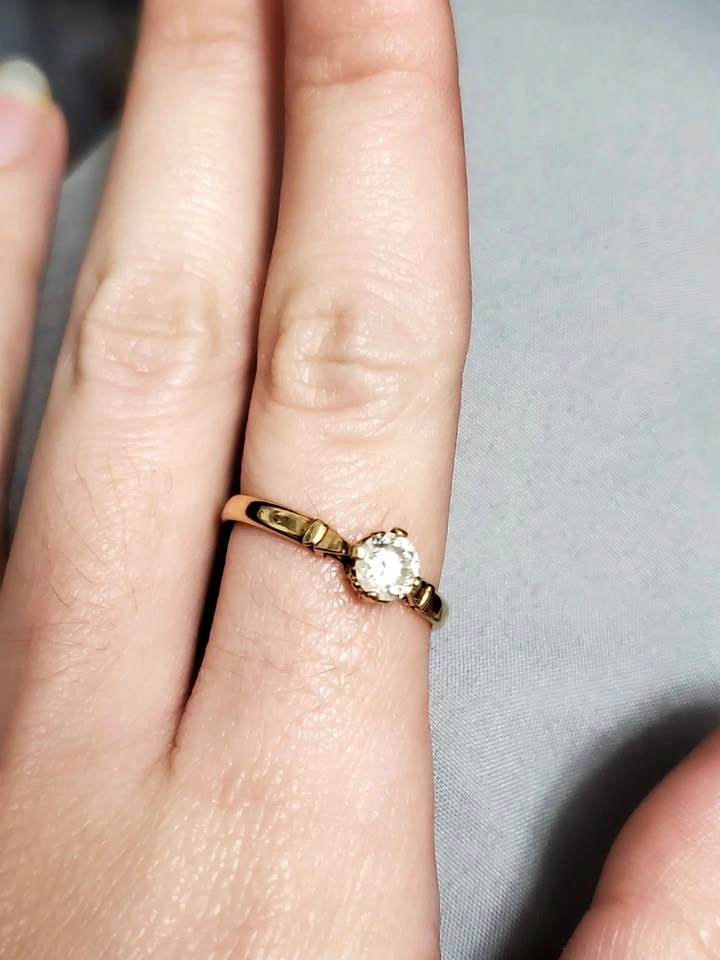 14K Gold Solitaire Ring • CZ • 1.00 g • Tested • Size 8 - photo 2