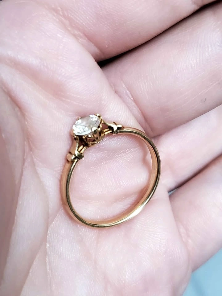 14K Gold Solitaire Ring • CZ • 1.00 g • Tested • Size 8 - photo 3