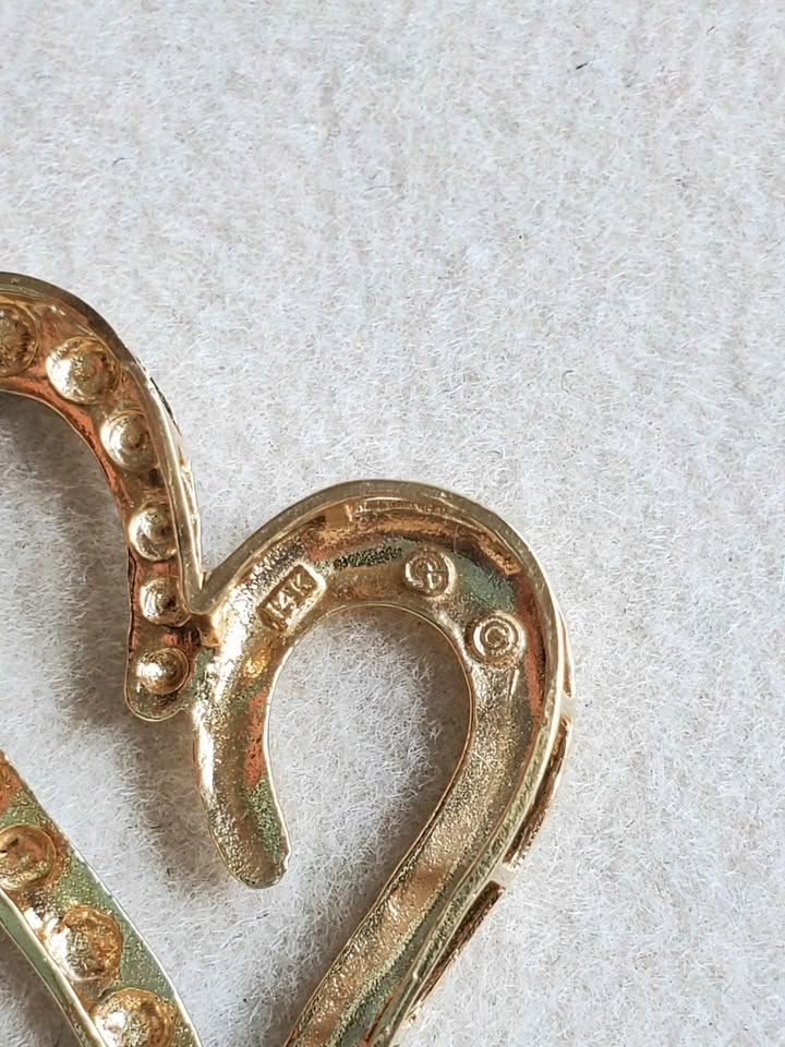 14K Solid Gold Openwork Heart Pendant - photo 4