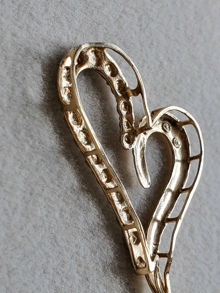 14K Solid Gold Openwork Heart Pendant - photo 5