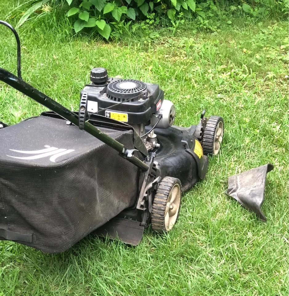 Yard Machines 140cc 3 in 1 Push mower - photo 2