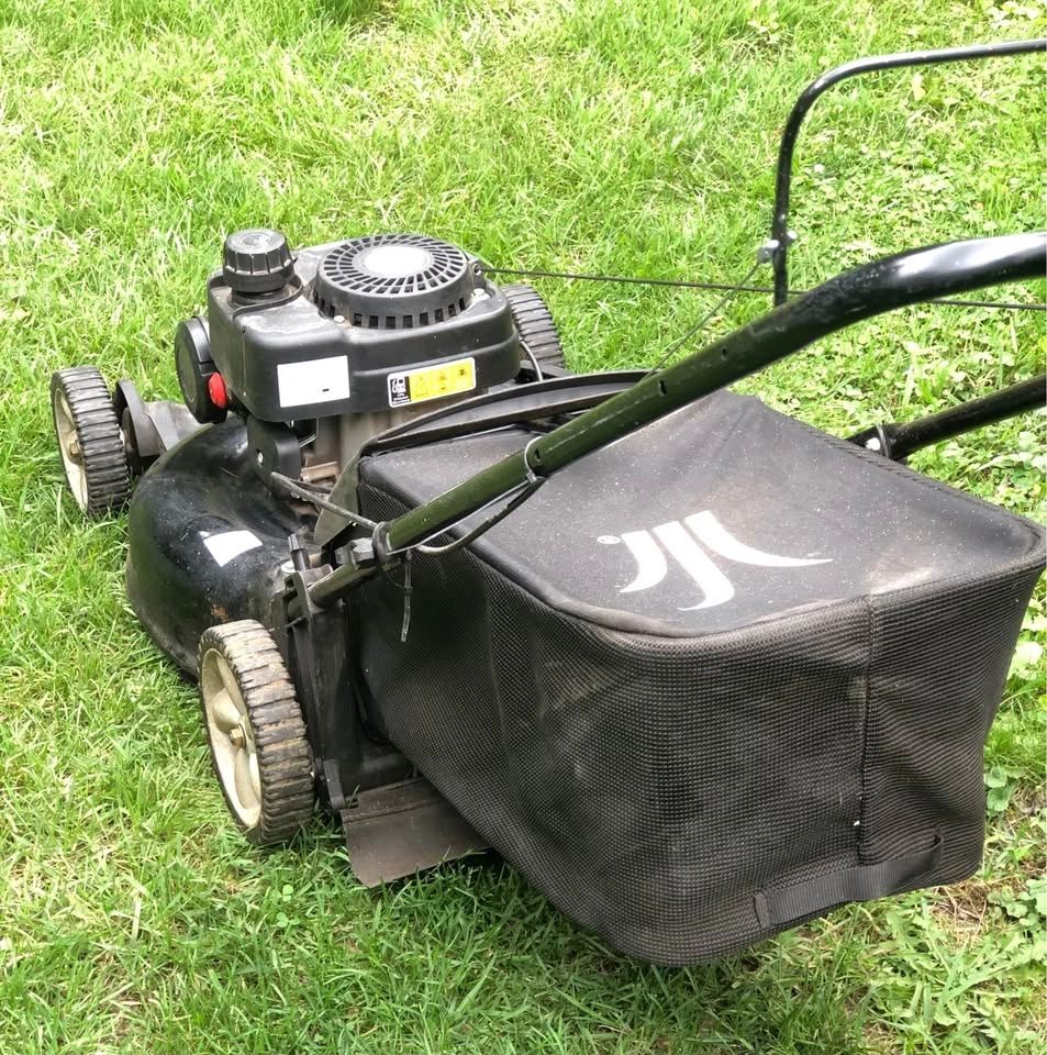 Yard Machines 140cc 3 in 1 Push mower - photo 4