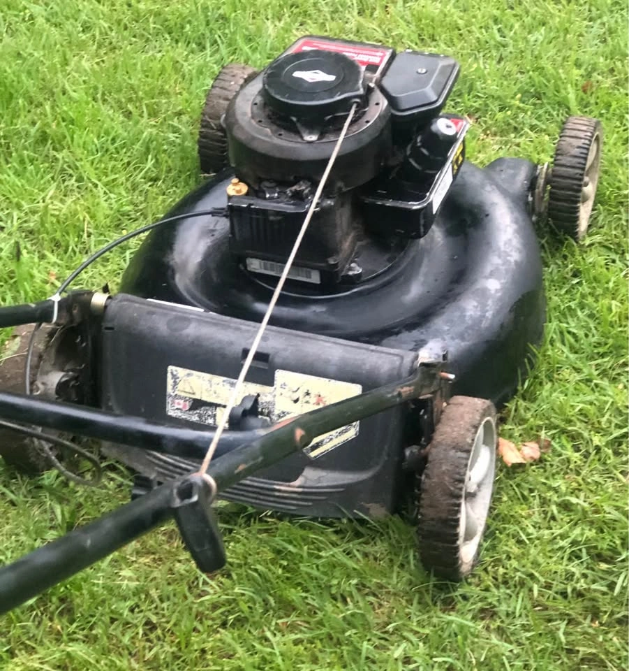 148cc Yard Machines Push mower - photo 3