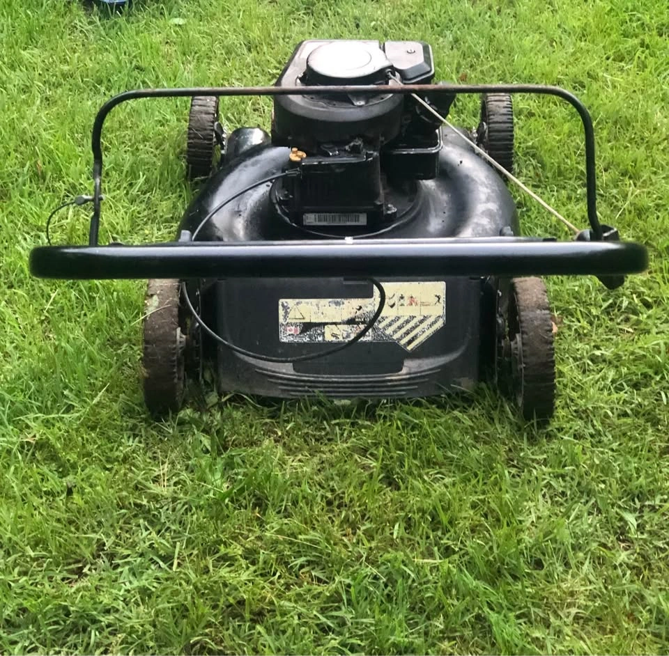 148cc Yard Machines Push mower - photo 4